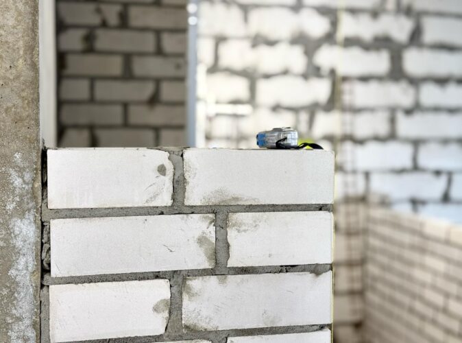 Возведение перегородок из кирпича